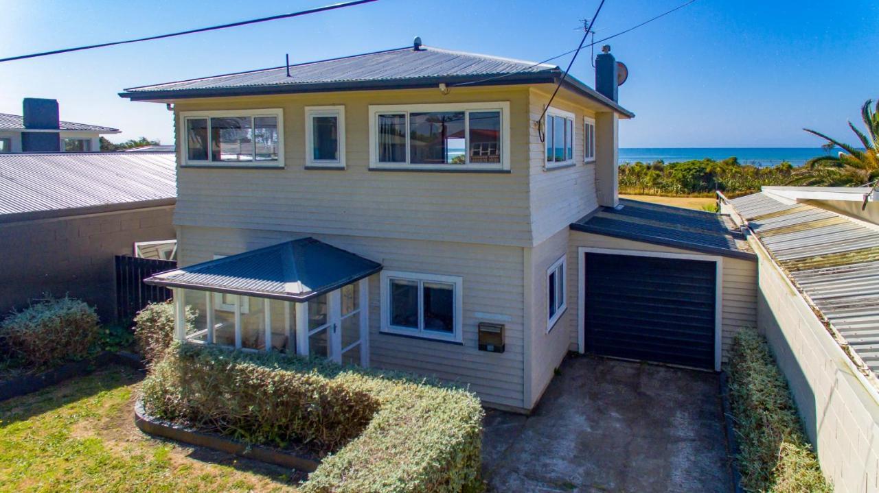 Villa Taranaki Beach House - Great Sea Views à Waitara Extérieur photo